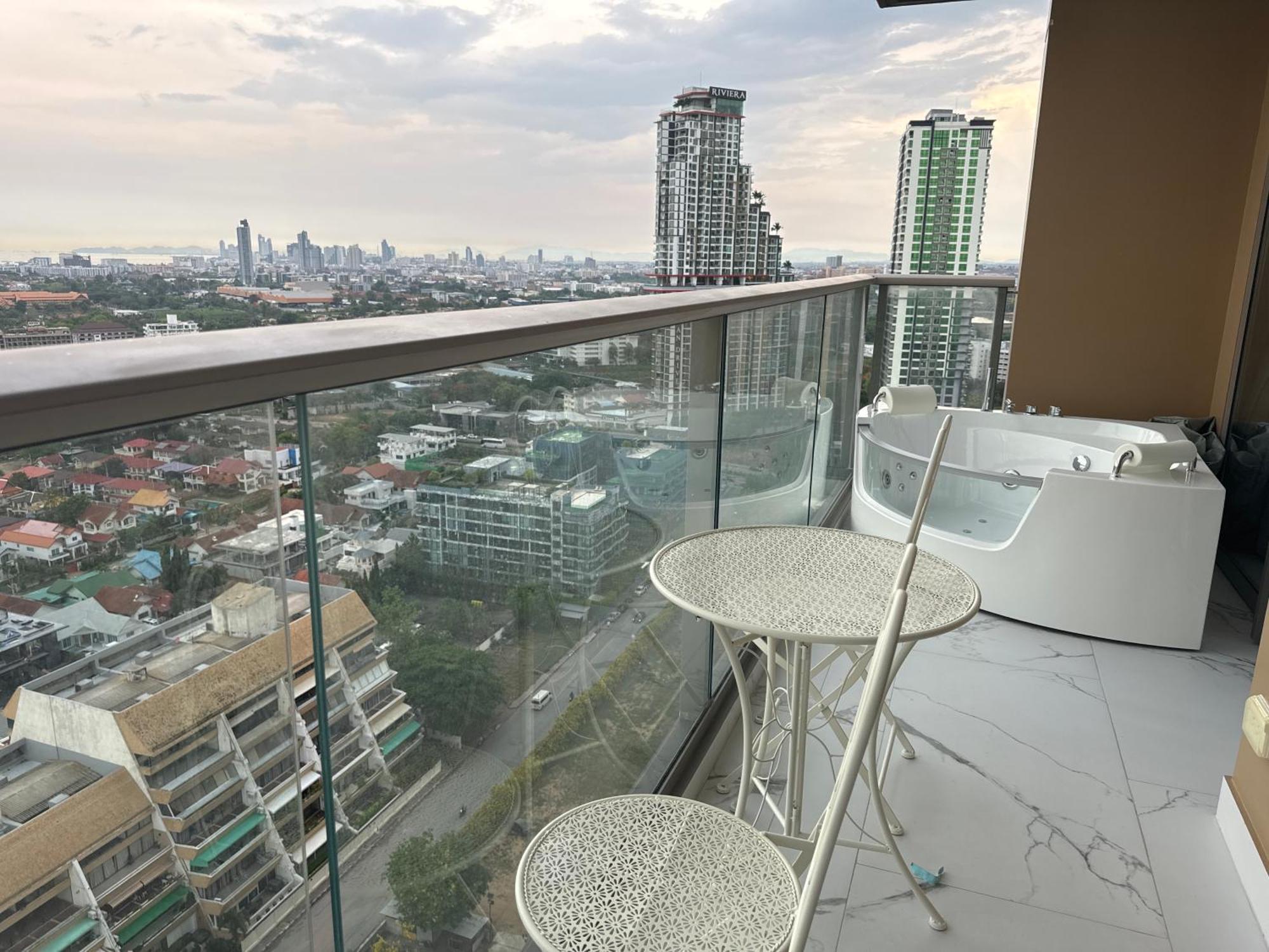 Copacabana Beach Jomtien 科帕卡巴纳海乔木提安海滩毗邻乔木提安夜市 Εξωτερικό φωτογραφία